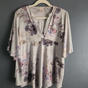 Pink Coconut Boutique Women’s Medium Floral V-Neck Flutter Sleeve Top
